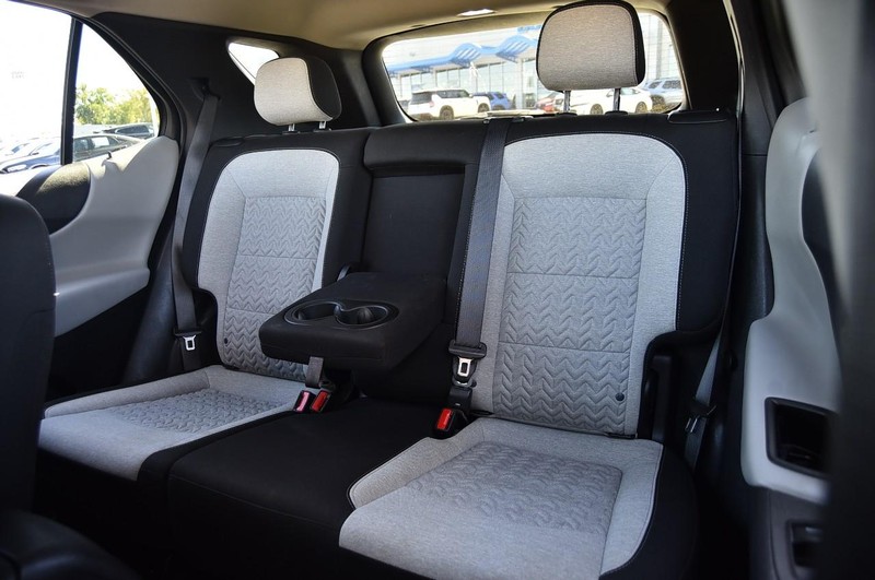 Chevrolet Equinox Vehicle Full-screen Gallery Image 22