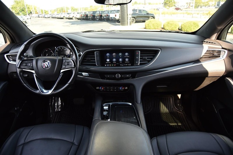 Buick Enclave Vehicle Full-screen Gallery Image 7