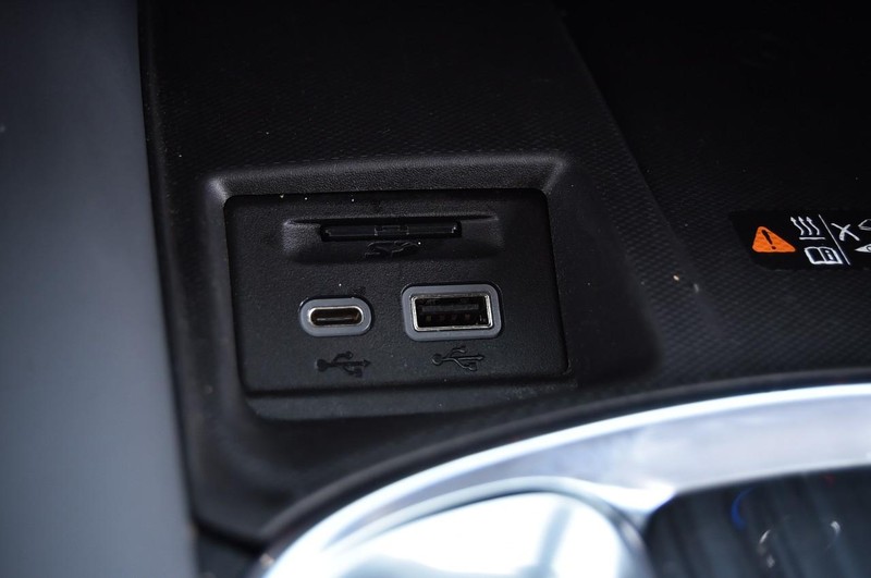 Buick Enclave Vehicle Full-screen Gallery Image 22