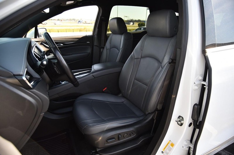 Buick Enclave Vehicle Full-screen Gallery Image 25