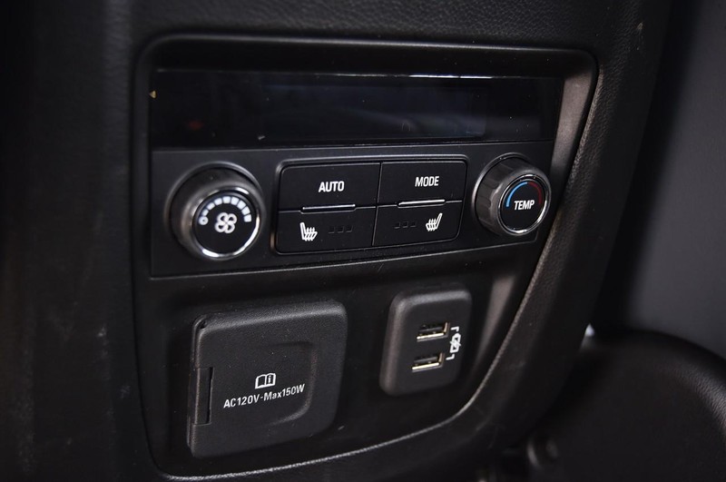 Buick Enclave Vehicle Full-screen Gallery Image 28