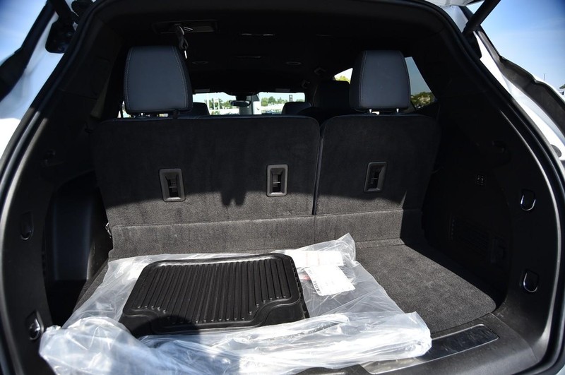 Buick Enclave Vehicle Full-screen Gallery Image 30