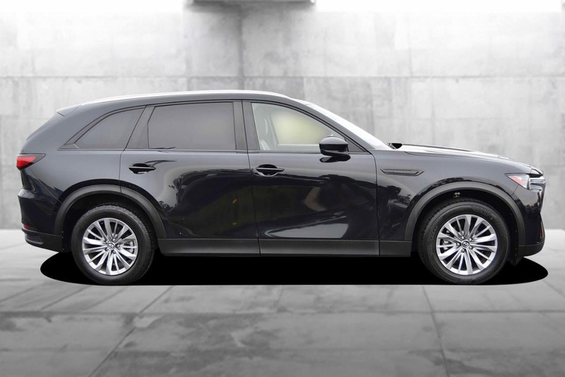 Mazda CX-90 Vehicle Image 05