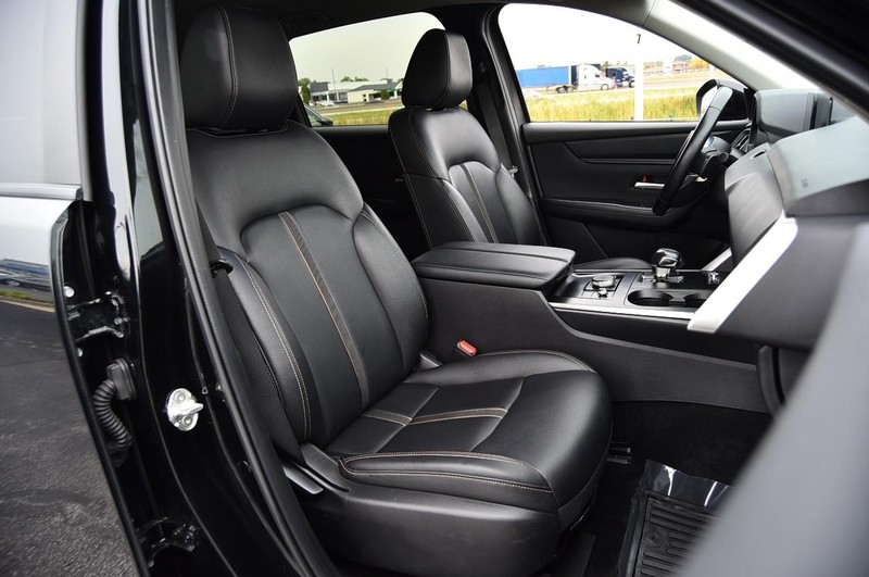 Mazda CX-90 Vehicle Image 21