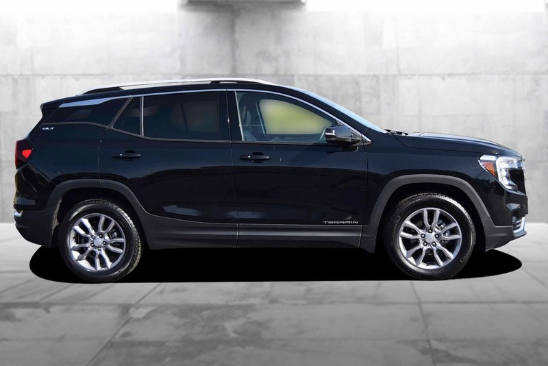 GMC Terrain Vehicle Full-screen Gallery Image 5