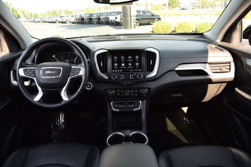 GMC Terrain Vehicle Full-screen Gallery Image 7