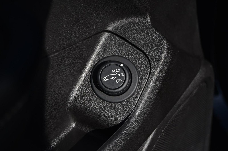 GMC Terrain Vehicle Full-screen Gallery Image 9