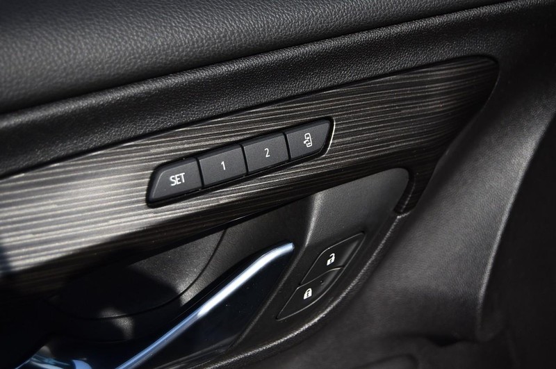 GMC Terrain Vehicle Full-screen Gallery Image 10