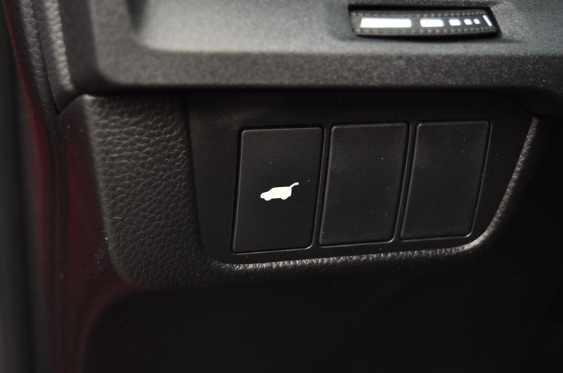 Honda CR-V Hybrid Vehicle Full-screen Gallery Image 10