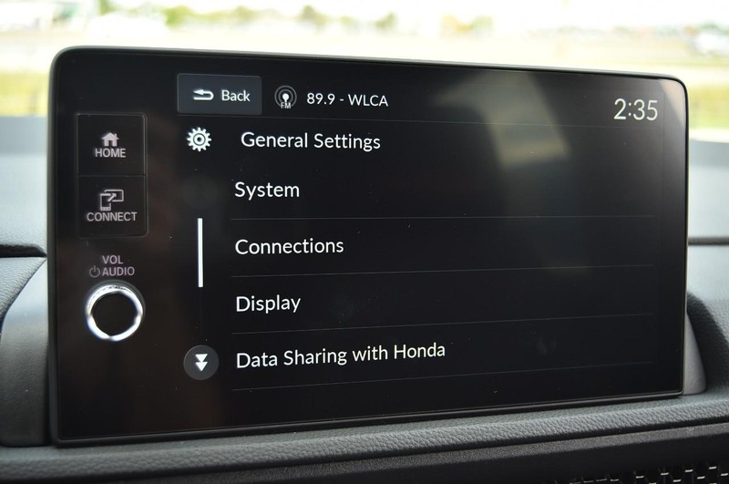 Honda CR-V Hybrid Vehicle Full-screen Gallery Image 15