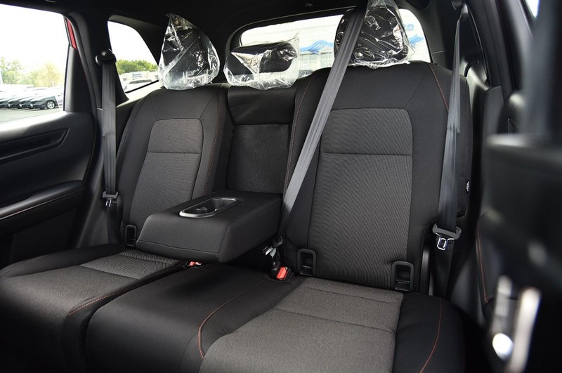 Honda CR-V Hybrid Vehicle Full-screen Gallery Image 25