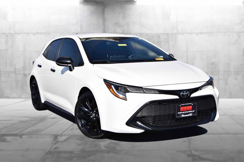 Toyota Corolla Hatchback Vehicle Full-screen Gallery Image 2