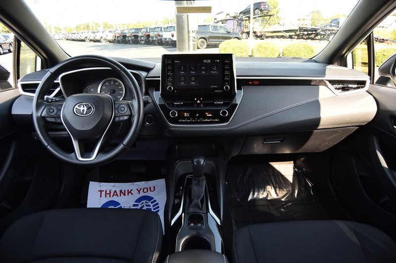 Toyota Corolla Hatchback Vehicle Full-screen Gallery Image 7