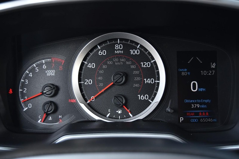 Toyota Corolla Hatchback Vehicle Full-screen Gallery Image 10