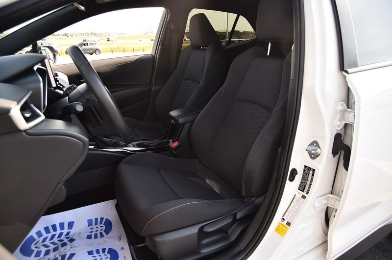 Toyota Corolla Hatchback Vehicle Full-screen Gallery Image 17