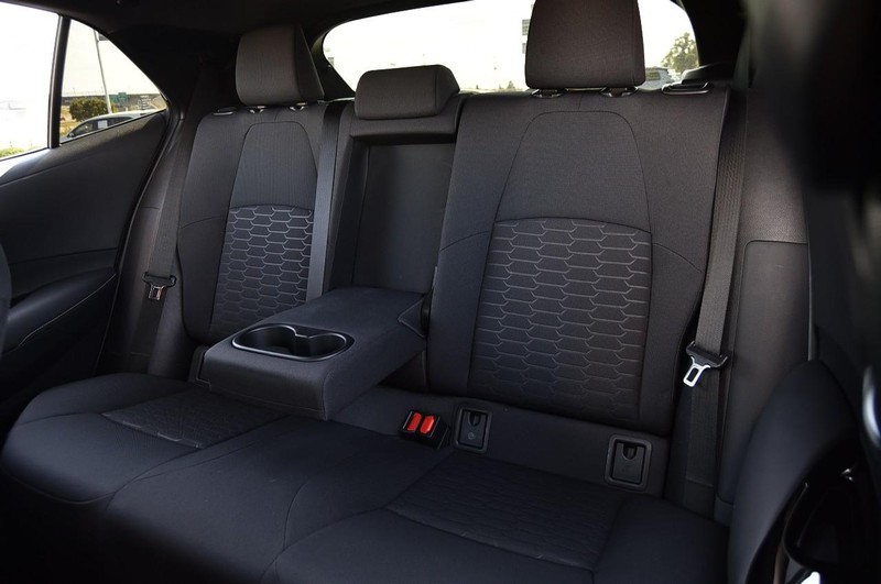 Toyota Corolla Hatchback Vehicle Full-screen Gallery Image 19