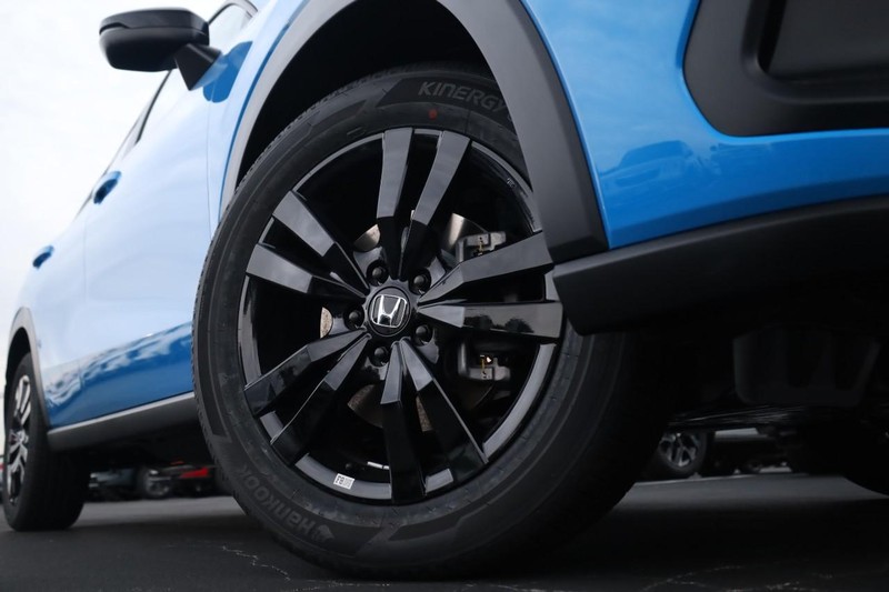 Honda HR-V Vehicle Full-screen Gallery Image 3