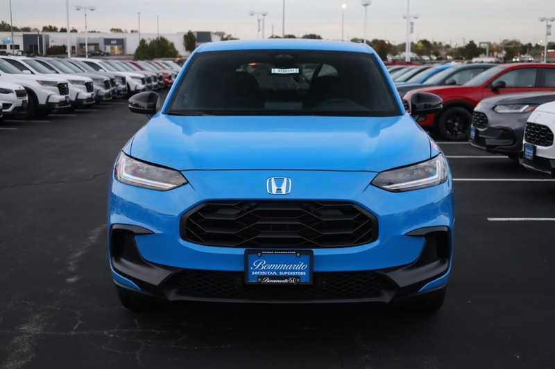 Honda HR-V Vehicle Full-screen Gallery Image 4