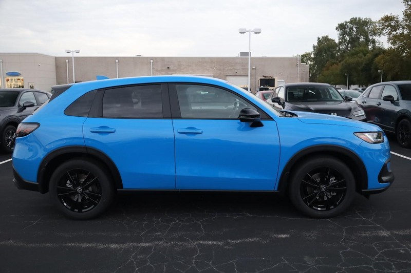 Honda HR-V Vehicle Full-screen Gallery Image 5