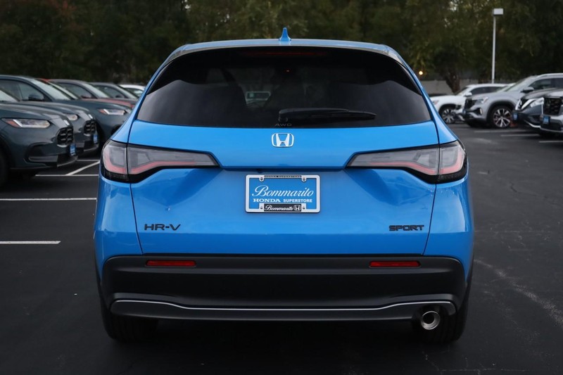 Honda HR-V Vehicle Full-screen Gallery Image 6