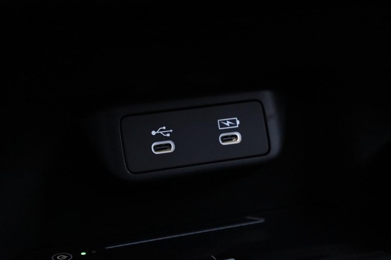 Honda HR-V Vehicle Full-screen Gallery Image 14