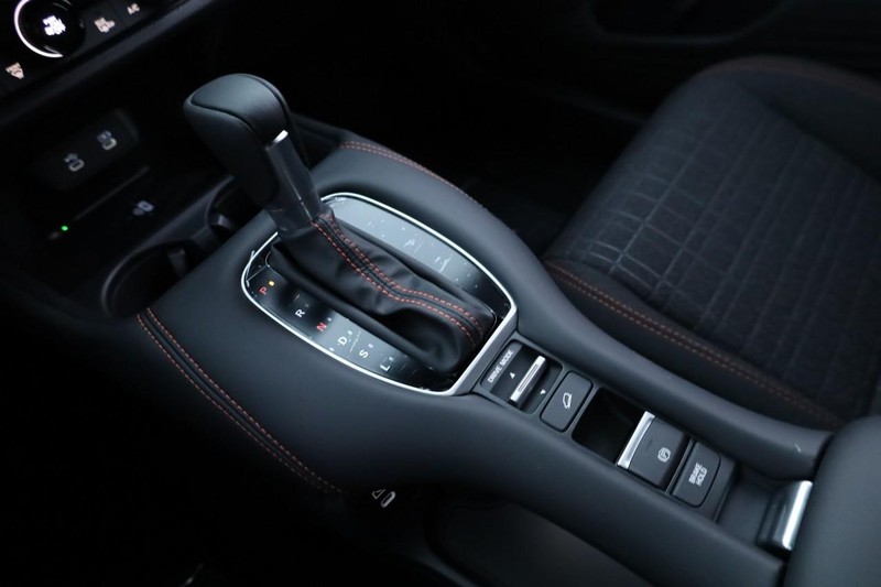 Honda HR-V Vehicle Full-screen Gallery Image 15