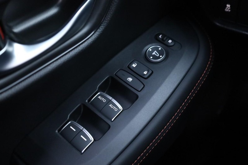 Honda HR-V Vehicle Full-screen Gallery Image 17