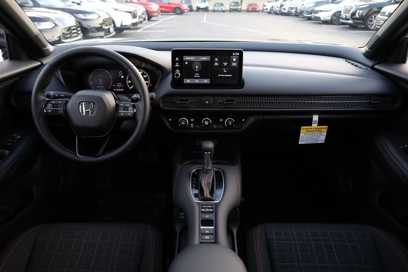 Honda HR-V Vehicle Full-screen Gallery Image 21