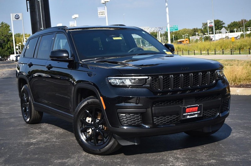 Jeep Grand Cherokee L Vehicle Image 02