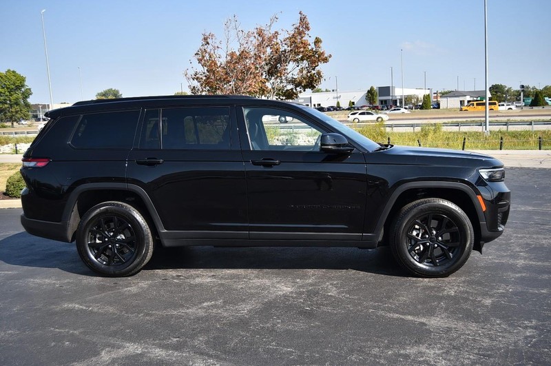 Jeep Grand Cherokee L Vehicle Image 05
