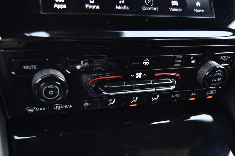 Jeep Grand Cherokee L Vehicle Image 17