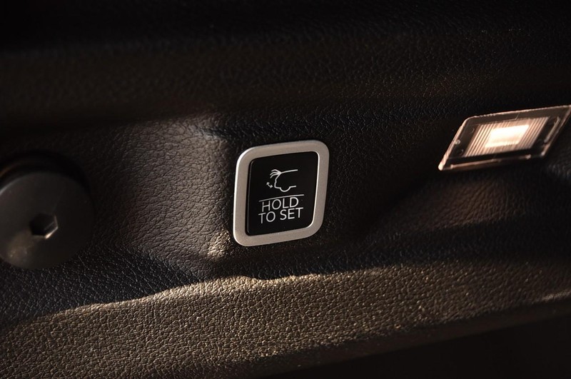 Jeep Grand Cherokee L Vehicle Image 28