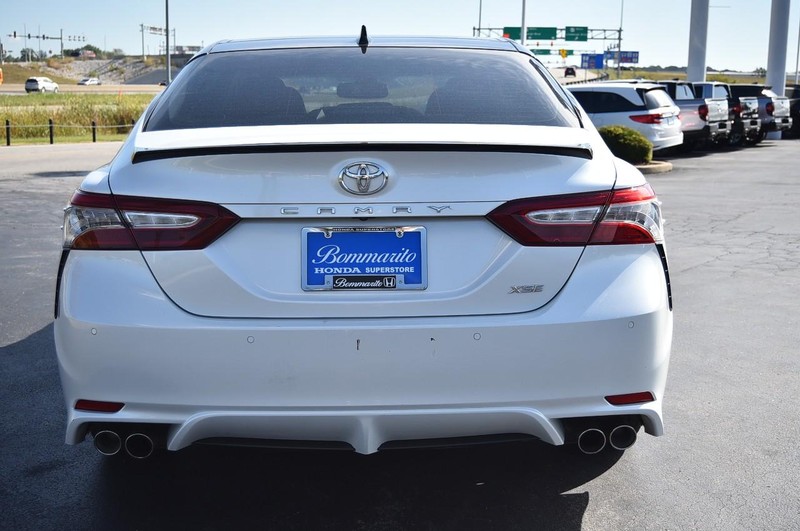 Toyota Camry Vehicle Image 06