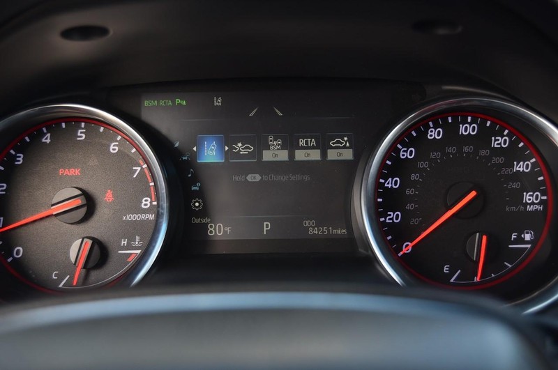 Toyota Camry Vehicle Image 11