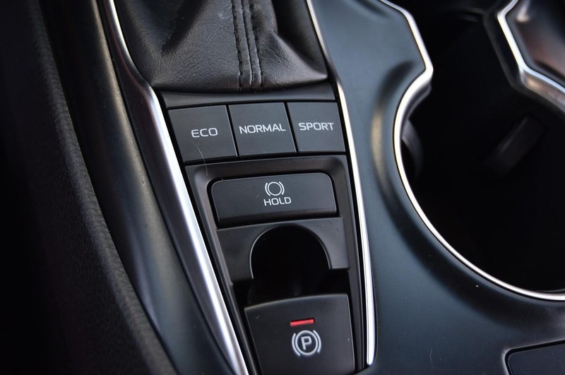 Toyota Camry Vehicle Image 15
