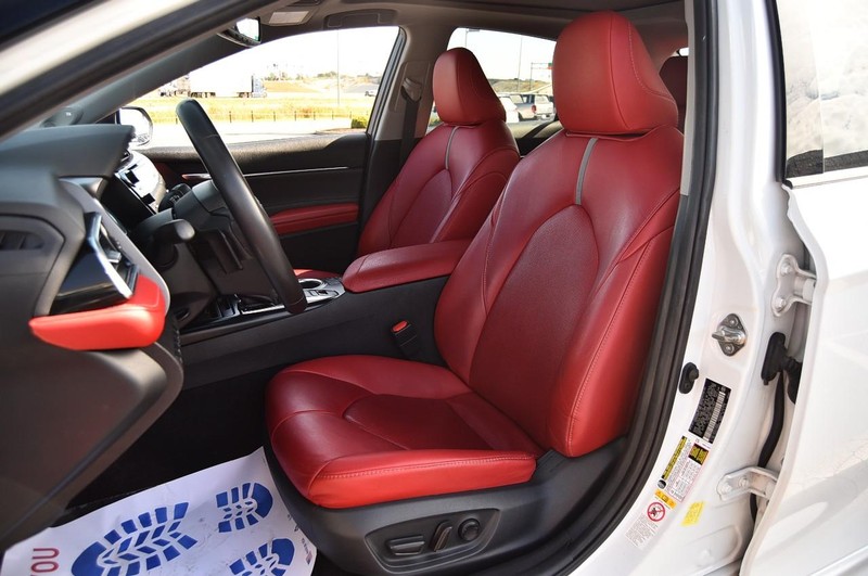 Toyota Camry Vehicle Image 19
