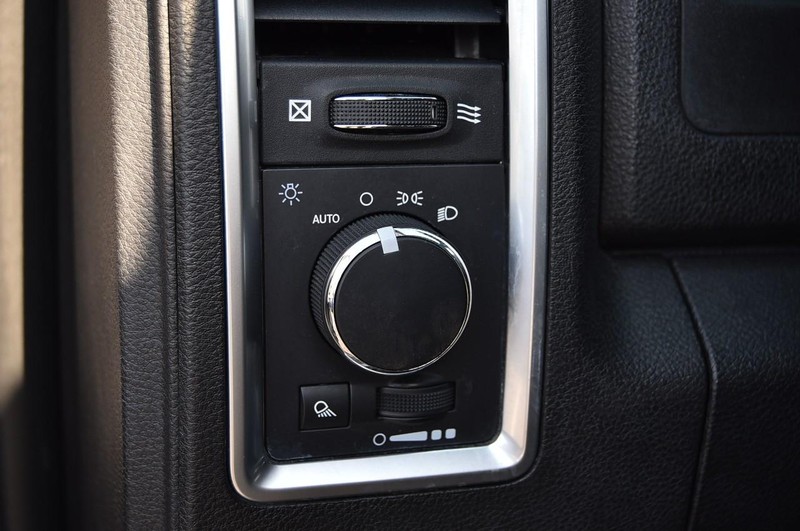 Ram 1500 Classic Vehicle Image 11