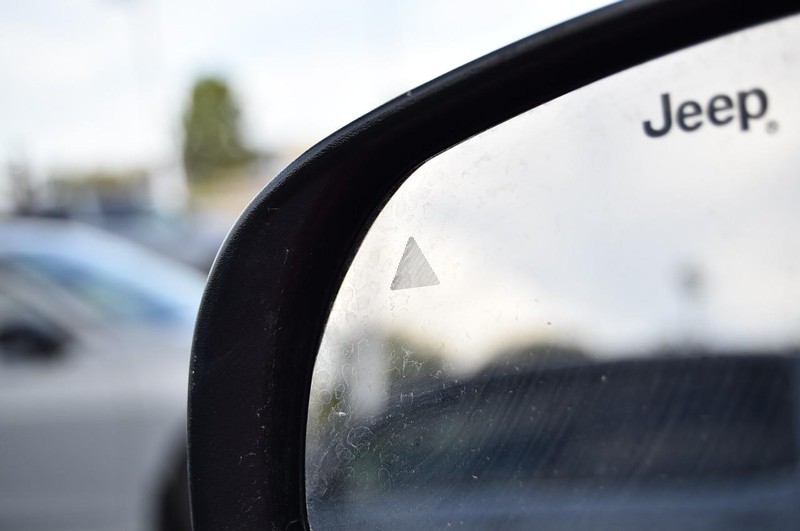 Jeep Compass Vehicle Image 09