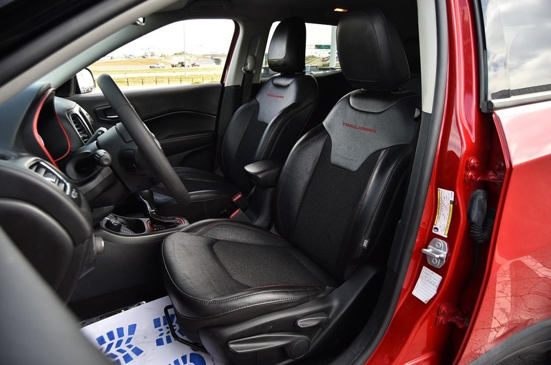 Jeep Compass Vehicle Image 19