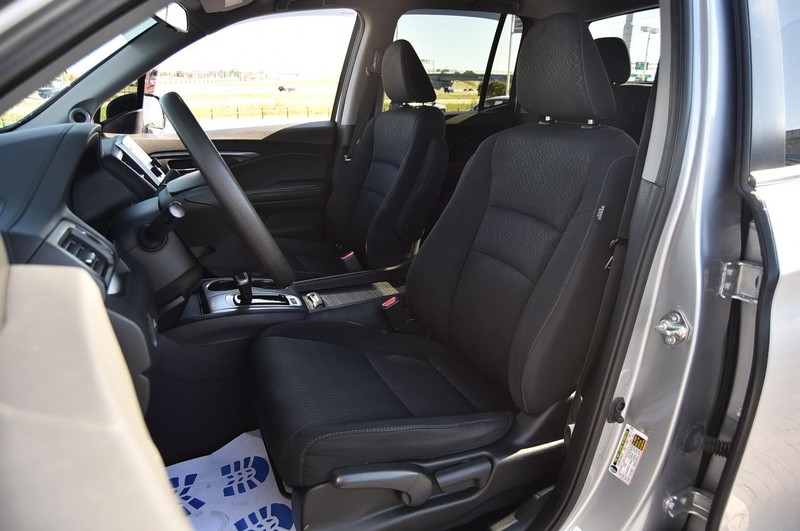 Honda Ridgeline Vehicle Image 19