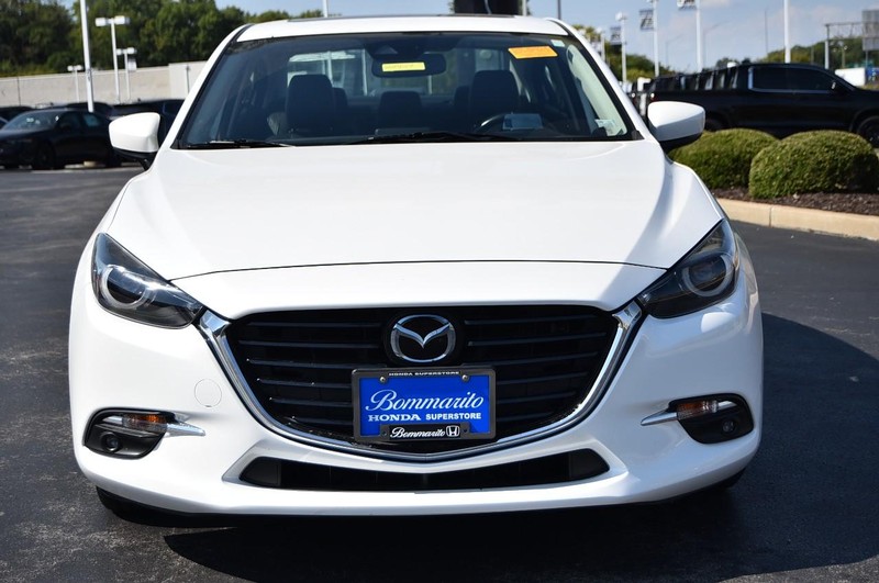 Mazda MAZDA3 4-Door Vehicle Image 04