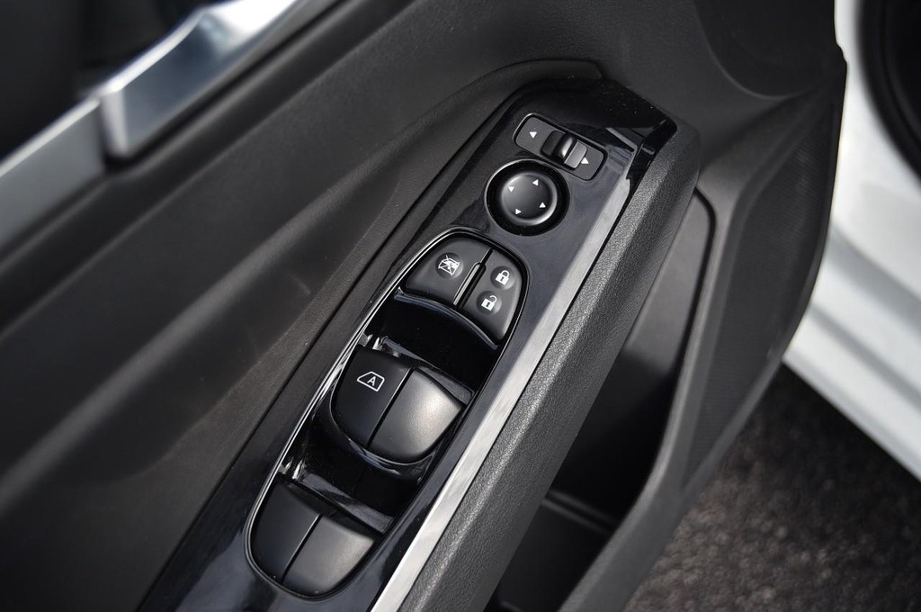 Nissan Altima Vehicle Image 08