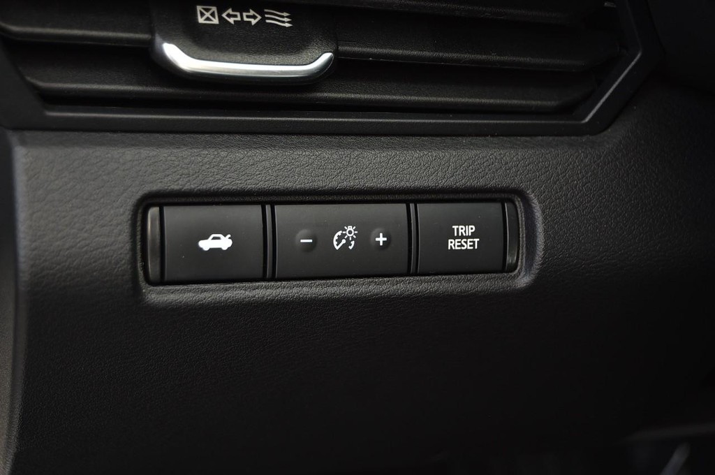 Nissan Altima Vehicle Image 10