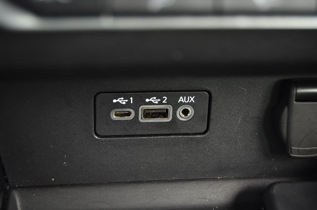 Nissan Altima Vehicle Image 15