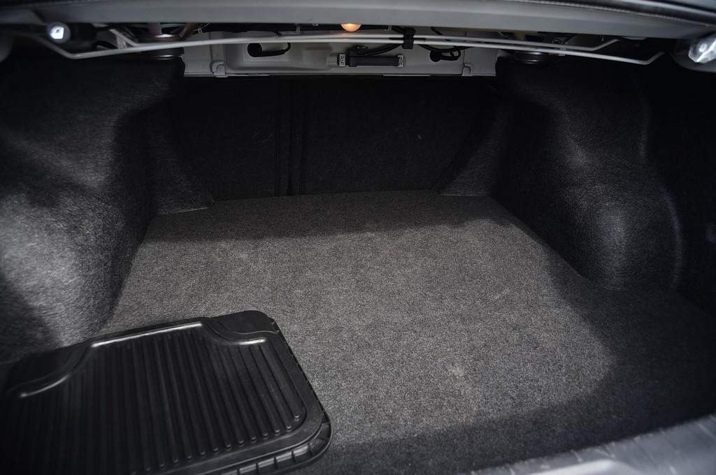 Nissan Altima Vehicle Image 22