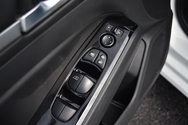 Nissan Altima Vehicle Image 08