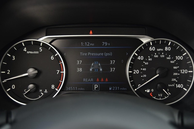 Nissan Altima Vehicle Image 11