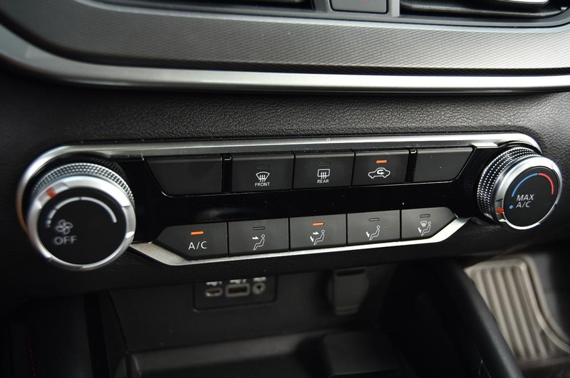 Nissan Altima Vehicle Image 14