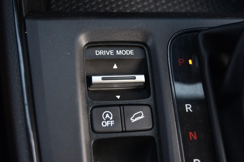 Honda CR-V Vehicle Image 18