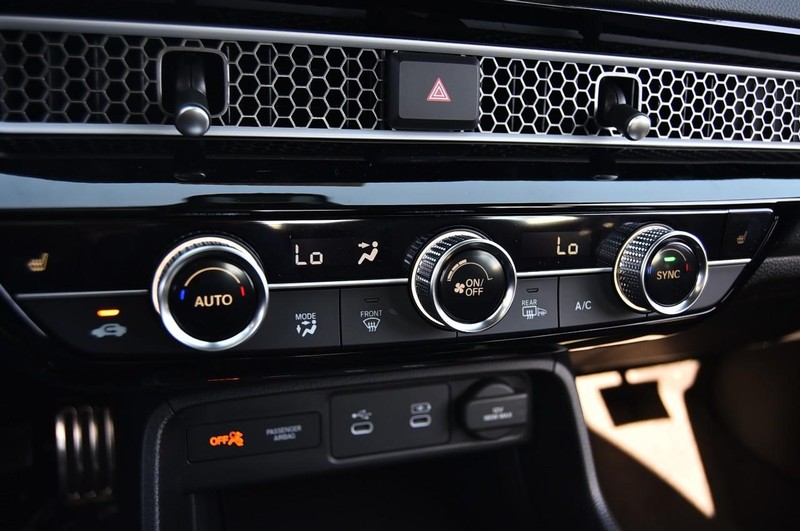 Honda Civic Sedan Hybrid Vehicle Image 16